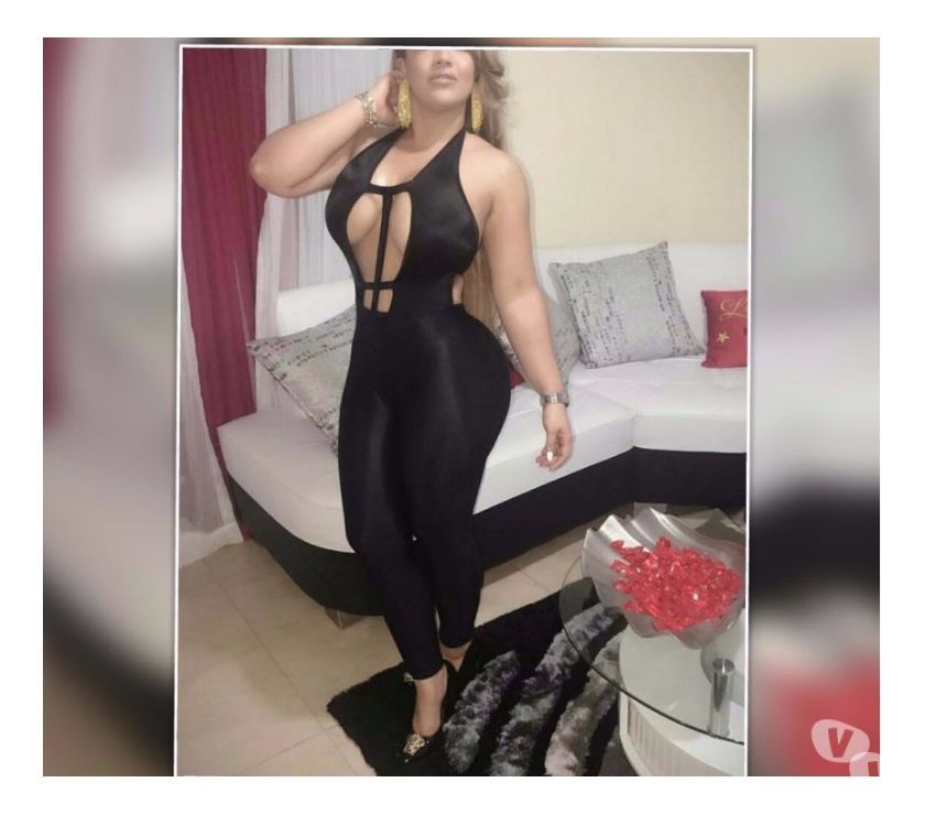 Belle blonde fait des massages inoubliables