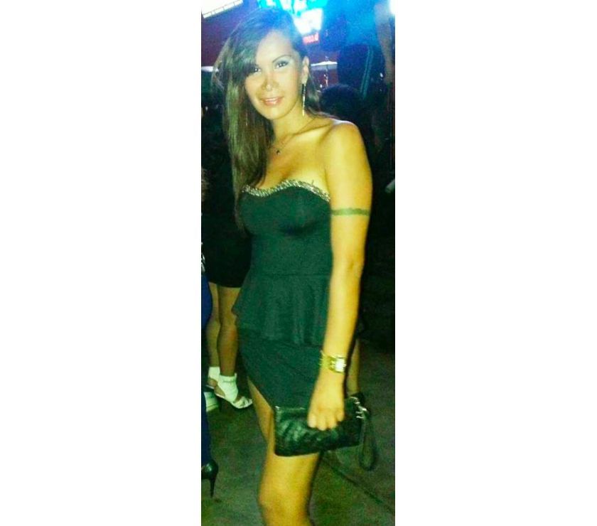 Belle latina vous corrige à la perfection